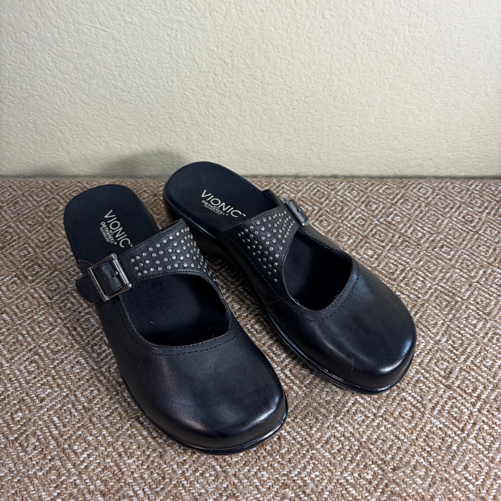 Vionic Laurel Mules Black Sz 9 Black Leather Slip On Sandals Boho Biker Grunge